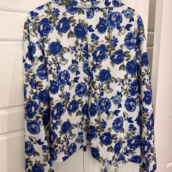 SHEIN Blue and White Floral Jacket - Picture 2 of 3